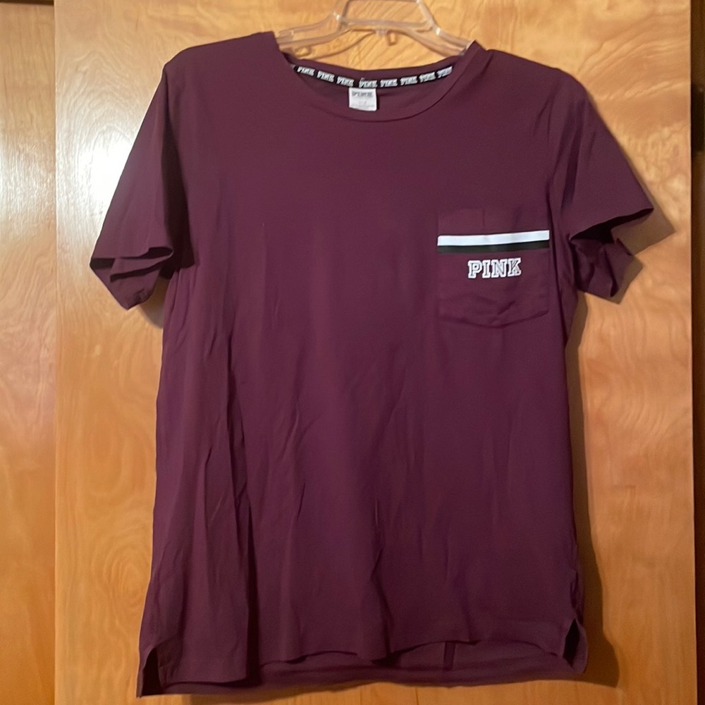 VS pink T-shirt